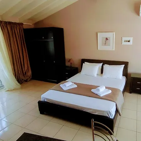 Girogiali - Adults Only 3*