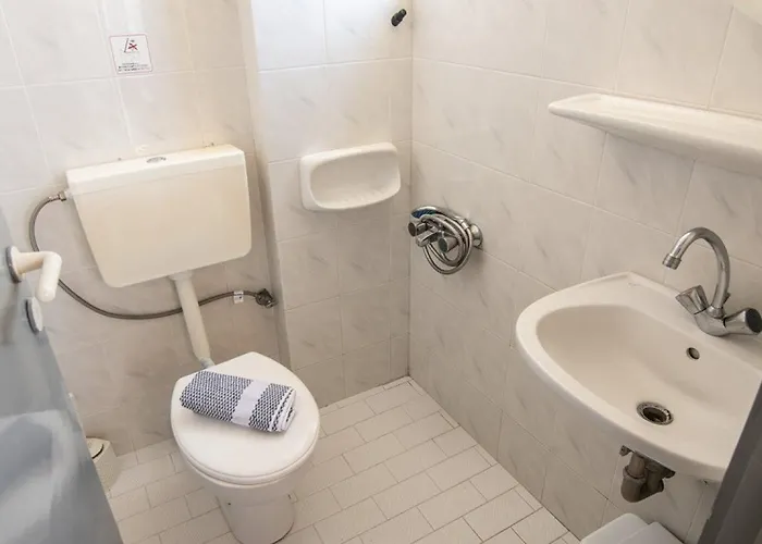 Girogiali - Adults Only