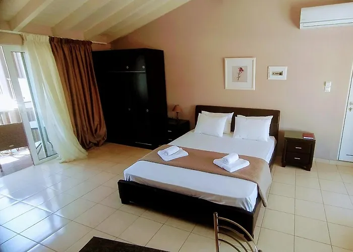 Girogiali - Adults Only 3*