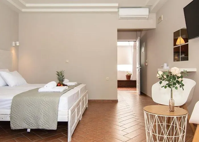 Girogiali - Adults Only 3*